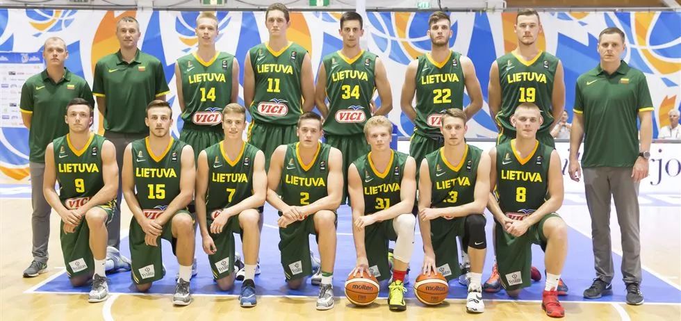 法比奥：非常荣幸拿到中超金靴，这背后是所有人的努力和付出（法比奥：荣膺中超金靴倍感荣幸，这一切离不开大家的共同努力）