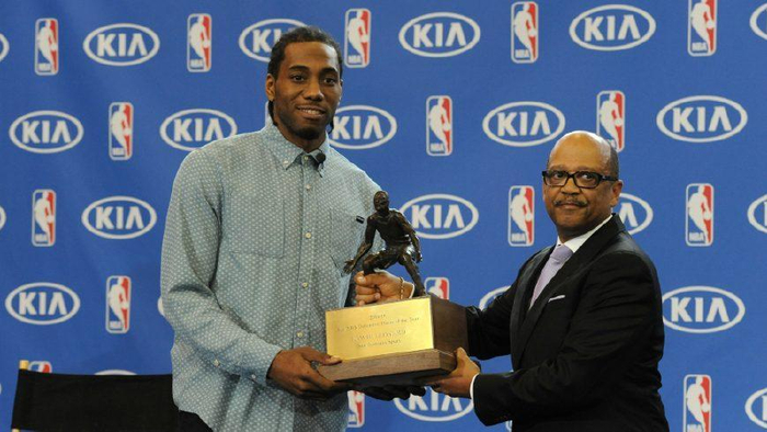 小马丁神兵天降，天压哨补篮得分背后的故事（小马丁神兵天降：压哨补篮得分的幕后故事）