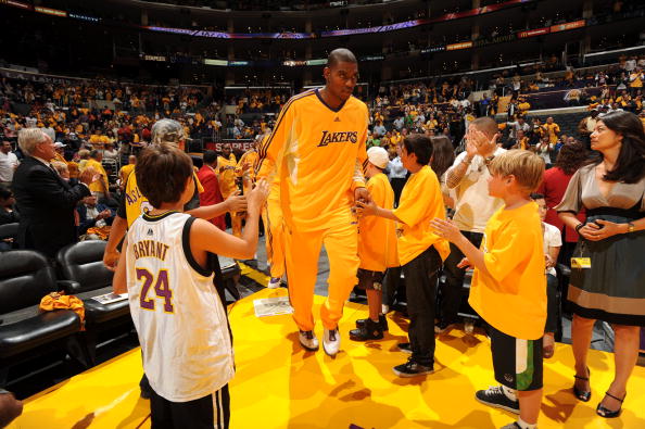 篮球NBA全明星投票球迷参与热情高（NBA全明星投票引爆球迷热情）