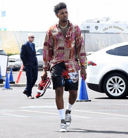 剑剑诛心！小哈达威连中三记三分球打停爵士 分差26分（小哈达威三连击飙中三分逼停爵士，分差扩大至26分）