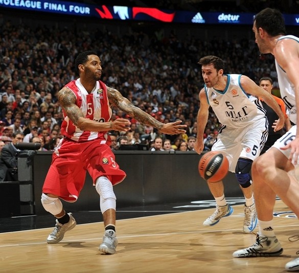 半场战报：尤文0-1博德闪耀，布隆贝格建功，小孔塞桑造险（半场速递：尤文0-1落后博德闪耀，布隆贝格破门，小孔塞桑制造险情）