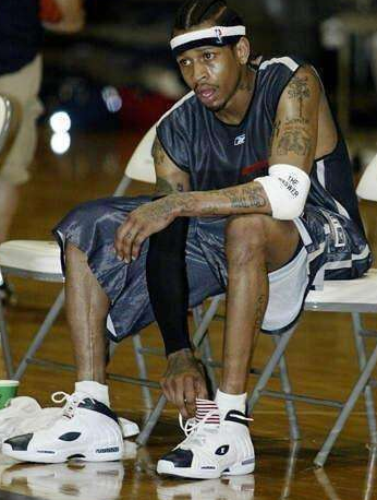 穆雷本赛季表现抢眼，场均得分达到24.9分（穆雷本季发挥出色，场均拿下24.9分）