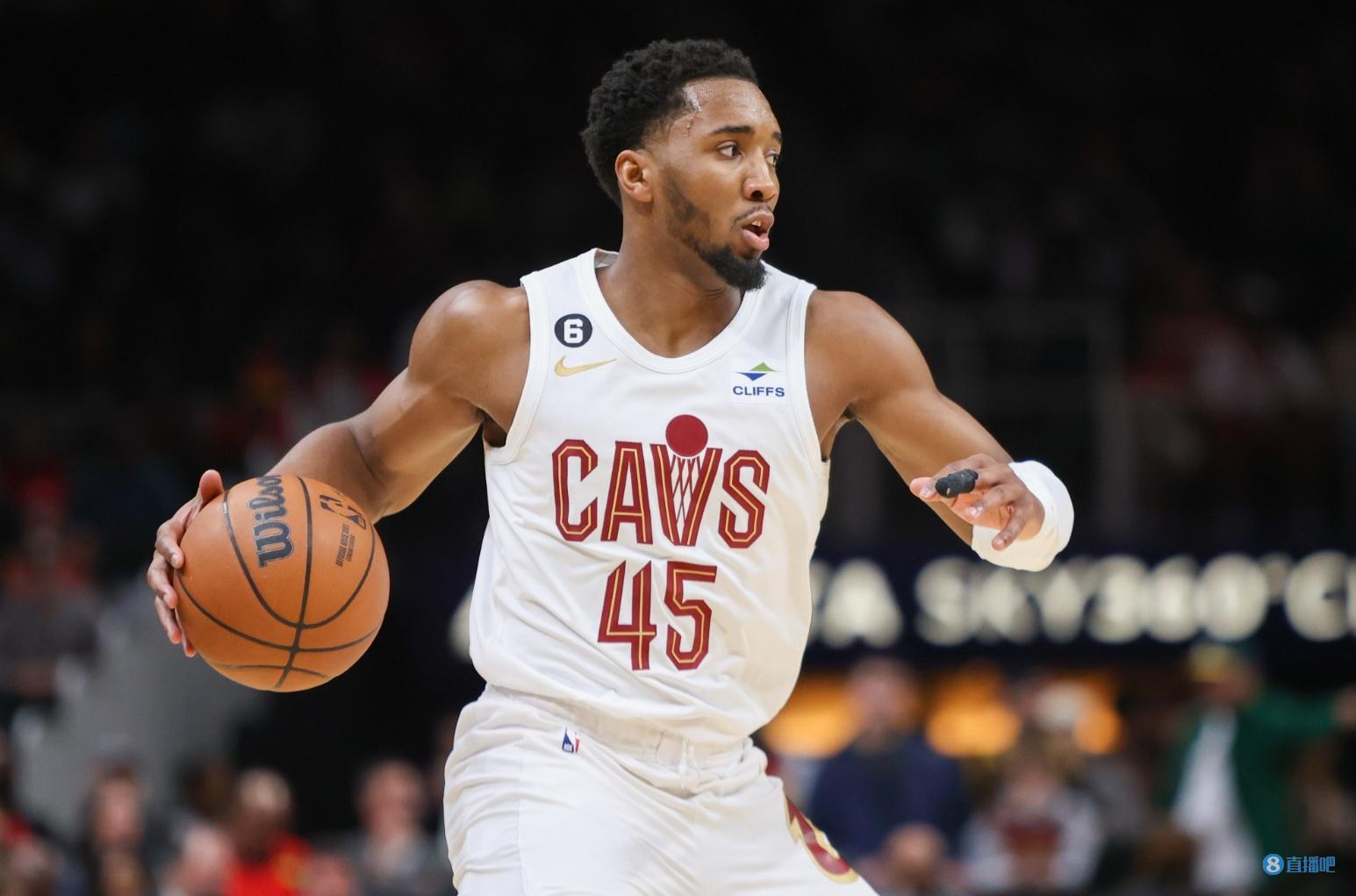 爆冷输江苏后再惨败广州！辽篮一输到底：冲击前八悬了？（连续不敌江苏又惨败广州，辽篮颓势难止：前八前景告急？）