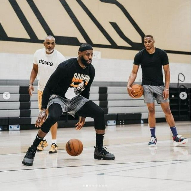 重返山西男篮？外媒曝迪亚洛收到中国联赛报价 后者可能出高额买断费（山西男篮迎回迪亚洛？外媒称其获中国联赛邀约，或将付高额买断费）