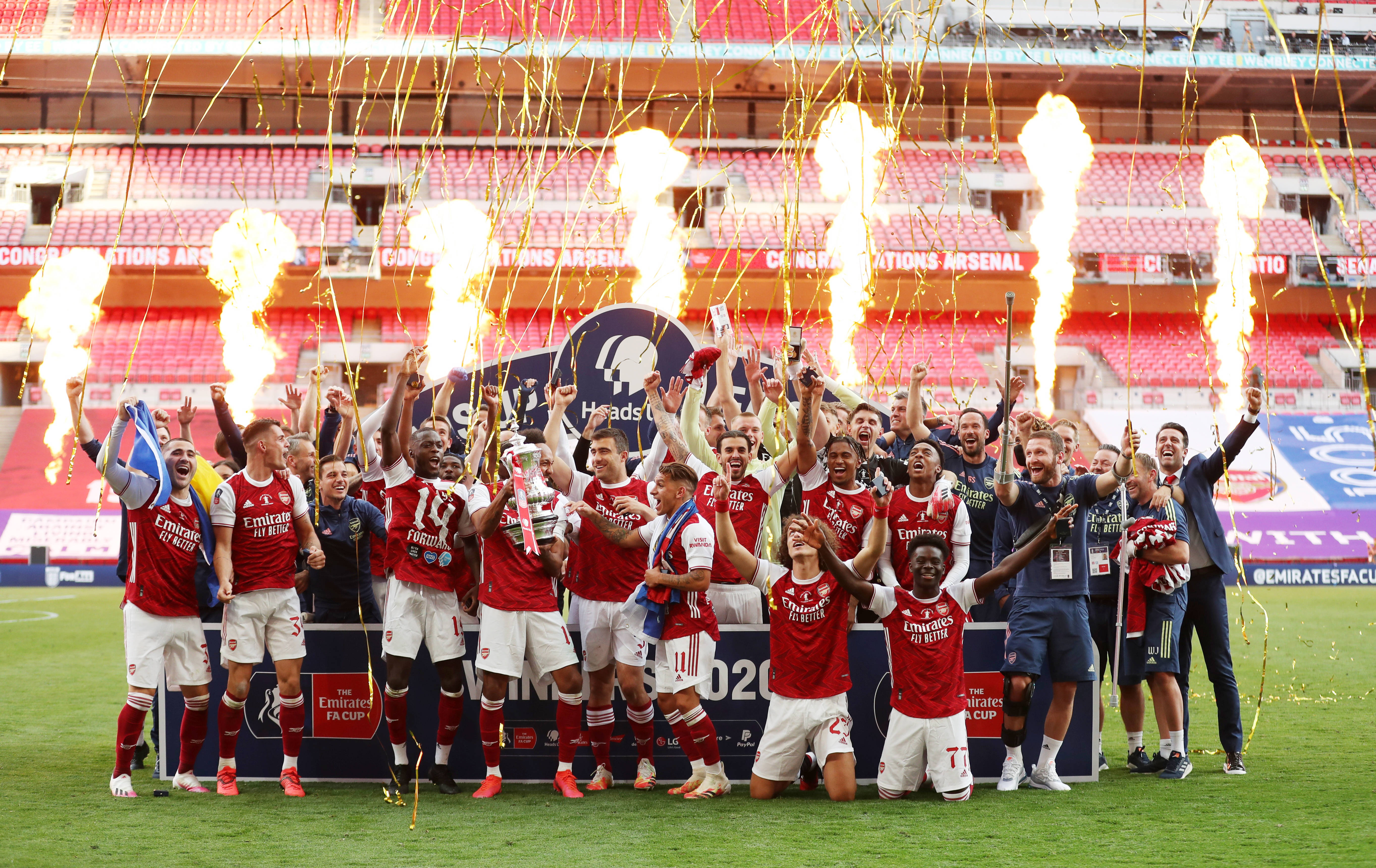 篮球湖人球员连续三场得分上双（湖人球员连续三场砍下两位数得分）