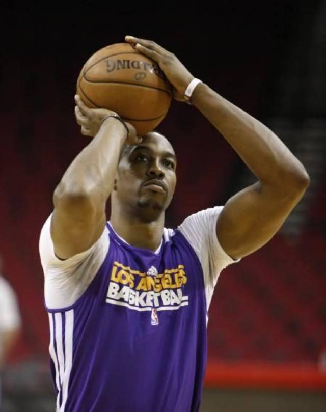 凯尔特人vs猛龙前瞻：猛龙主场冲3连胜，怀特能否延续手感（凯尔特人做客猛龙前瞻：猛龙欲冲主场三连胜，怀特能否延续火热手感）