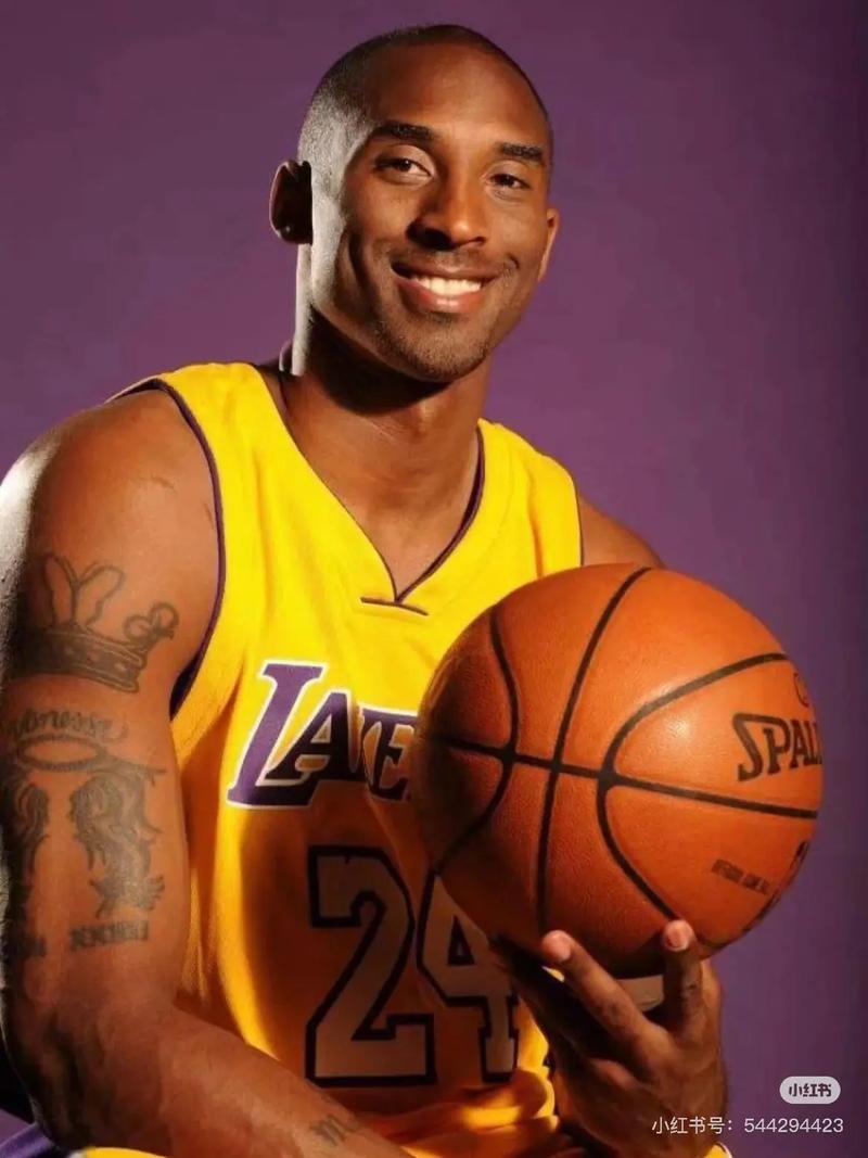 12月球员场均罚球次数榜：东契奇11.3次居首 SGA仅6.8次排并列16（12月球员场均罚球排名：东契奇以11.3次领跑，SGA仅6.8次并列第16位）