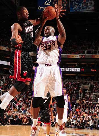 欧冠意甲连场破门，劳塔罗打破意甲4场进球荒（劳塔罗欧冠+意甲连场破门，终结意甲四场进球荒）