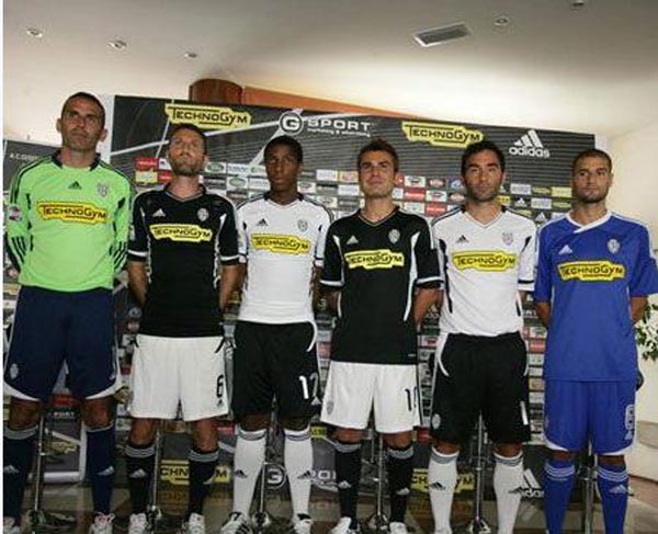 DO：森林对安德森要价大概在8000万至1亿镑间，但冬窗不会卖（DO：森林为安德森标价约8000万-1亿英镑，冬窗不出售）