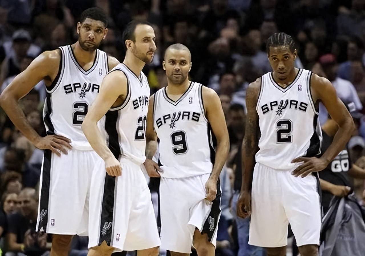 你是真铁！约维奇半场8中1仅拿4分4板1助1断（手感冰冷！约维奇半场8投1中仅得4分4板1助1断）