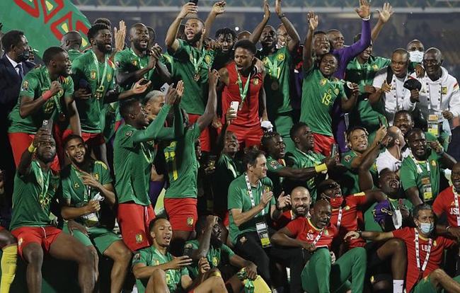 西甲-姆巴佩帽子戏法 皇马3-0客胜巴拉杜利德（西甲：姆巴佩戴帽，皇马客场3-0击败巴拉杜利德）