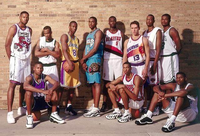 英超曼城vs桑德兰：我预测主队大胜，3-0、3-1，至少赢两个（英超曼城迎战桑德兰：看好主队至少两球取胜，比分倾向3-0或3-1）