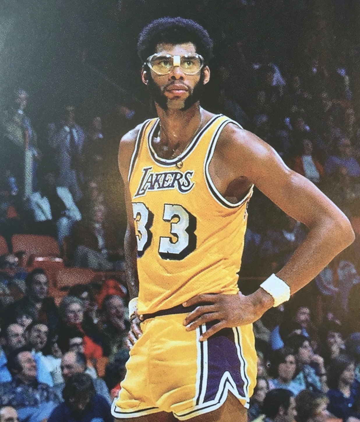 33分10板10助！迪班萨成NCAA最年轻30分三双球员（33分10篮板10助攻！迪班萨刷新NCAA最年轻30分三双纪录）