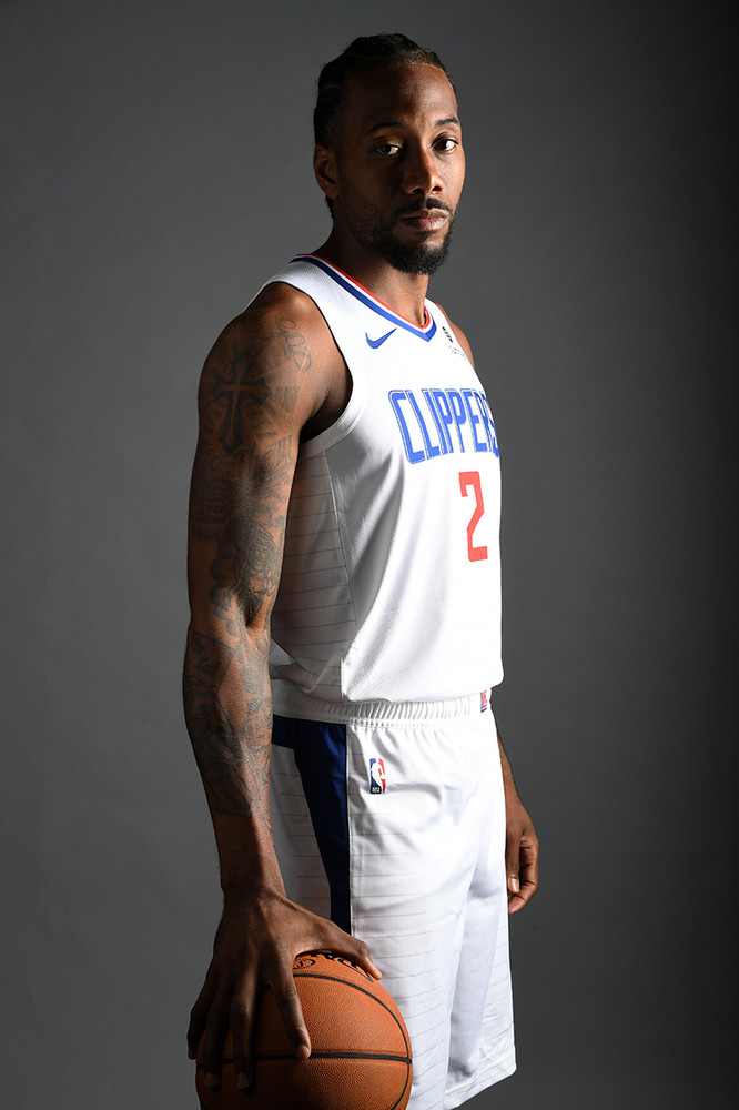 科沃德全场表现抢眼，贡献23分14板（科沃德火力全开，砍下23分14篮板）