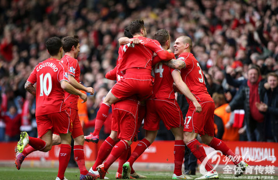 无法阻挡！梅西对位拉莫斯精彩集锦！高速带球依然充满微操！（挡不住的梅西！对飙拉莫斯高光集锦：疾速带球仍秀细腻操作）