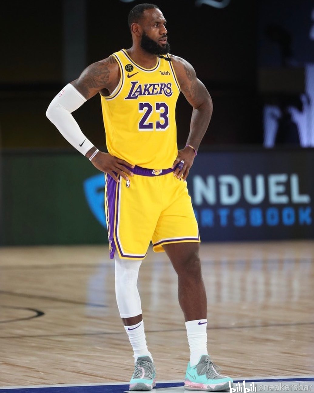 每体：吕迪格疑似受伤，皇马下轮仅剩阿森西奥一名后卫可用（每体：吕迪格恐伤缺，皇马下轮可用后卫只剩阿森西奥）