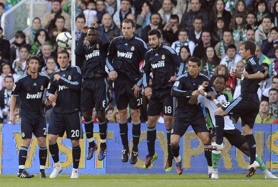 塞内加尔新一期名单：雅克松领衔，姆巴耶、马马杜-萨尔入选（塞内加尔新名单出炉：雅克松领衔，姆巴耶、马马杜-萨尔上榜）