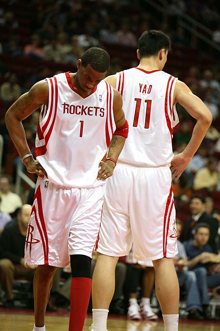 篮网挑战成功，恩比德成关键人物（篮网挑战得手，恩比德扮演关键角色）