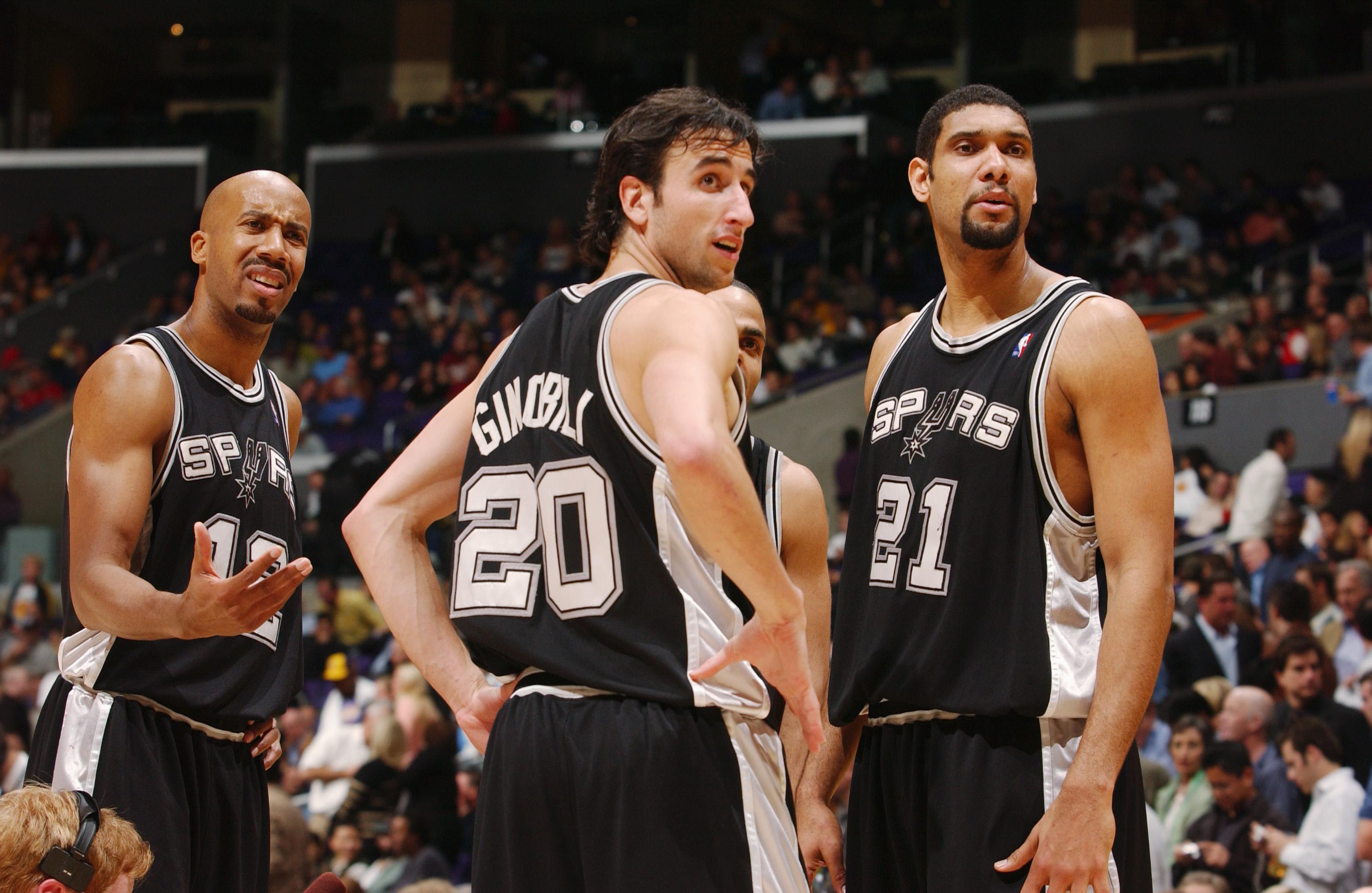 意媒：贡多齐可能在冬窗离开拉齐奥，标价至少3000万欧元（意媒：贡多齐或在冬窗从拉齐奥离队，标价不低于3000万欧）