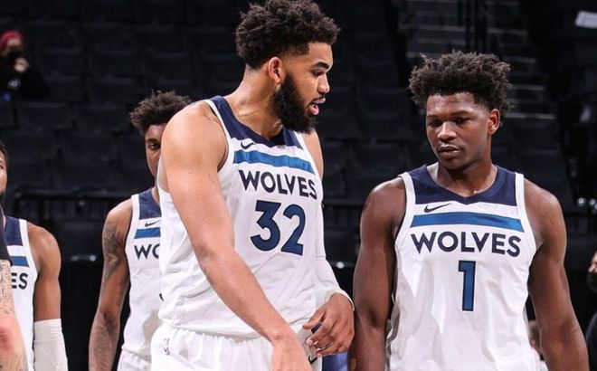 篮板机器！米切尔·罗宾逊替补17分钟揽13板&怒抢8前场板！（篮板怪兽上线：米切尔·罗宾逊替补17分钟狂揽13板，前场板就有8个）