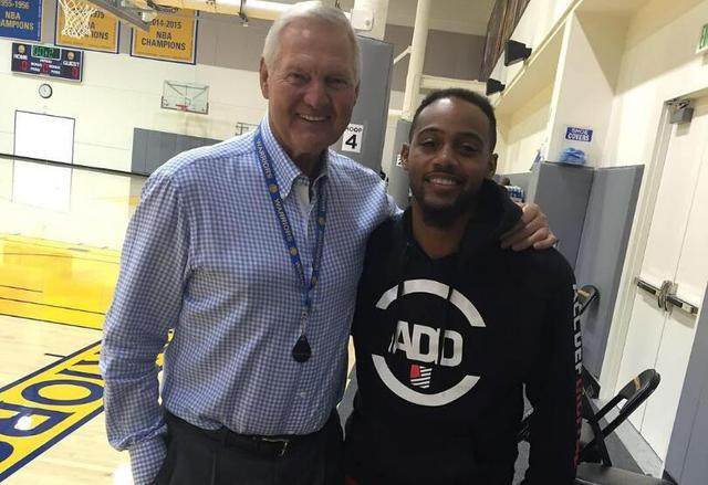 阿隆索：皇马右后卫的选择范围很广；进攻需要全队共同努力（阿隆索：皇马右后卫人选充足，进攻须全队发力）