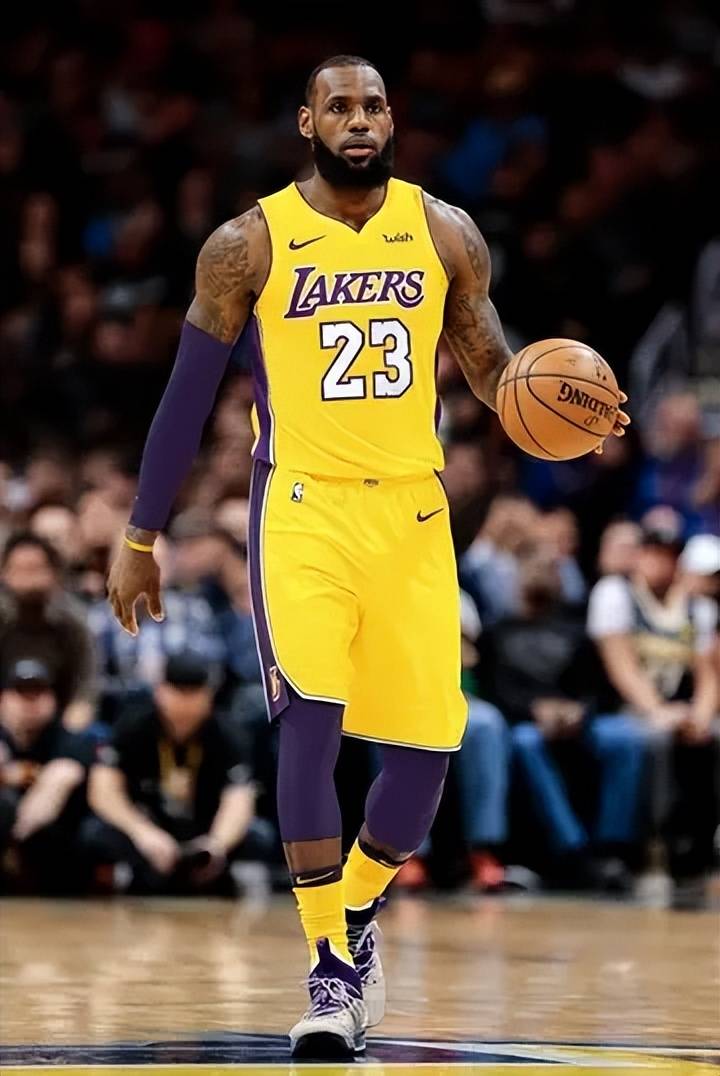 赵宇豪：祝福尹鸿博未来一切顺利；祝愿河南队足协杯夺冠（赵宇豪：祝尹鸿博前程似锦，盼河南队捧起足协杯）